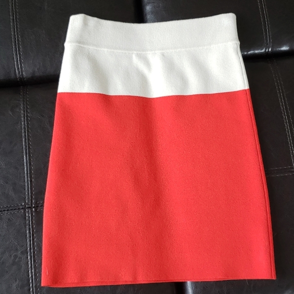 NWOT Armani Exchange Stretch Mini Skirt - Picture 2 of 3